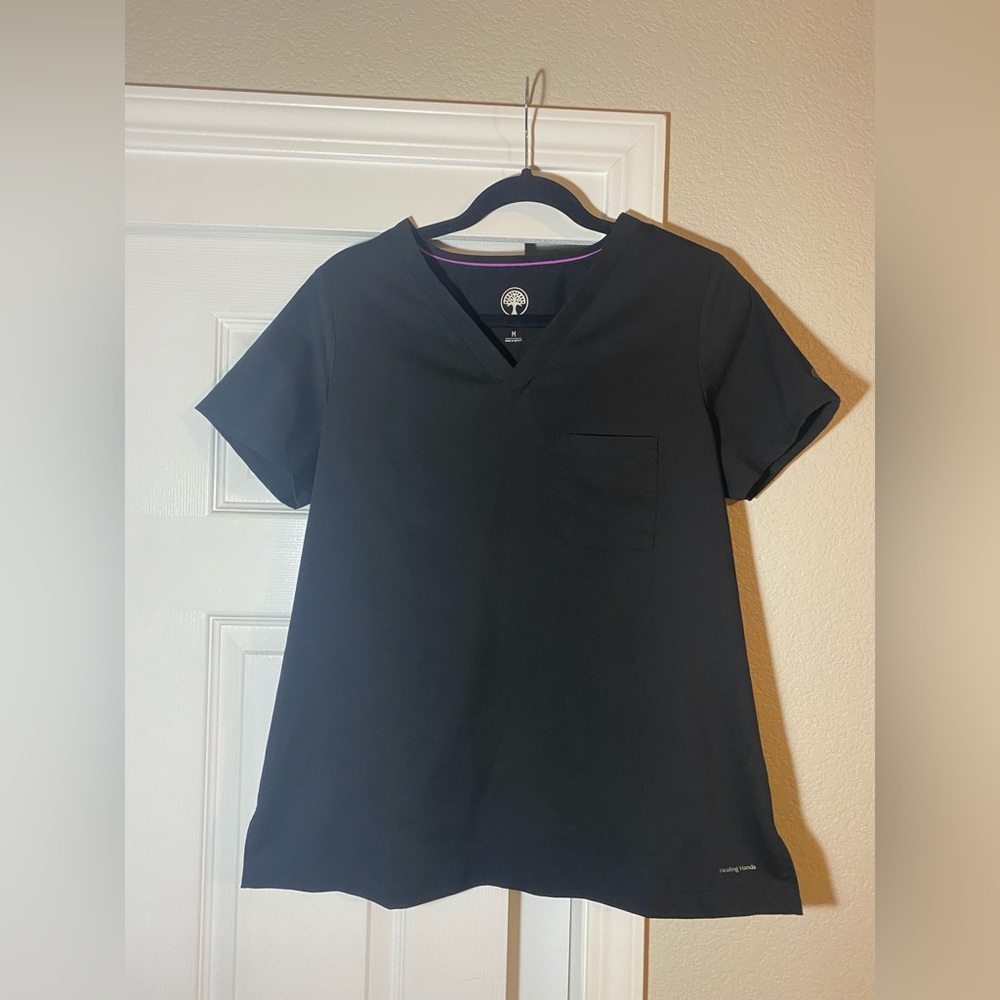 Women’s medium healing hand scrub top